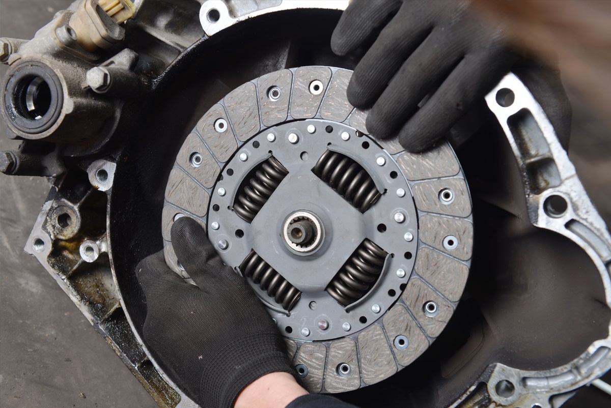 Clutch Replacement in Manteo, NC - Lighthouse Automotive